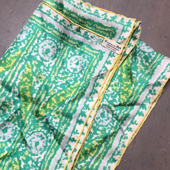 Stunning Silk Verra scarf💚 - Picture 9 of 10